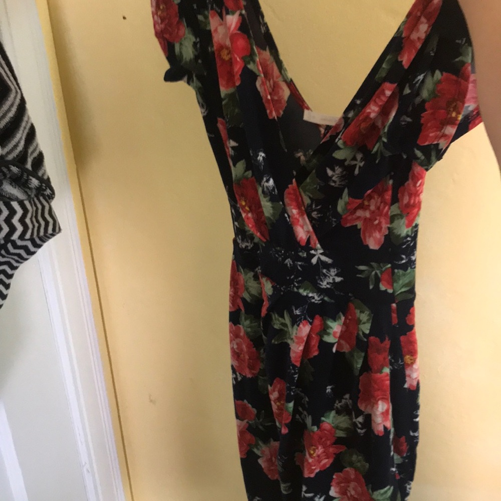 Floral wrap dress ( perfect for curves )
